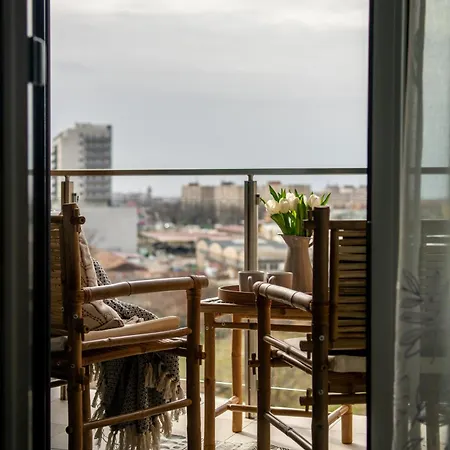 Urban Jungle In The Center Apartment