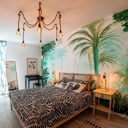 Urban Jungle In The Center Apartment